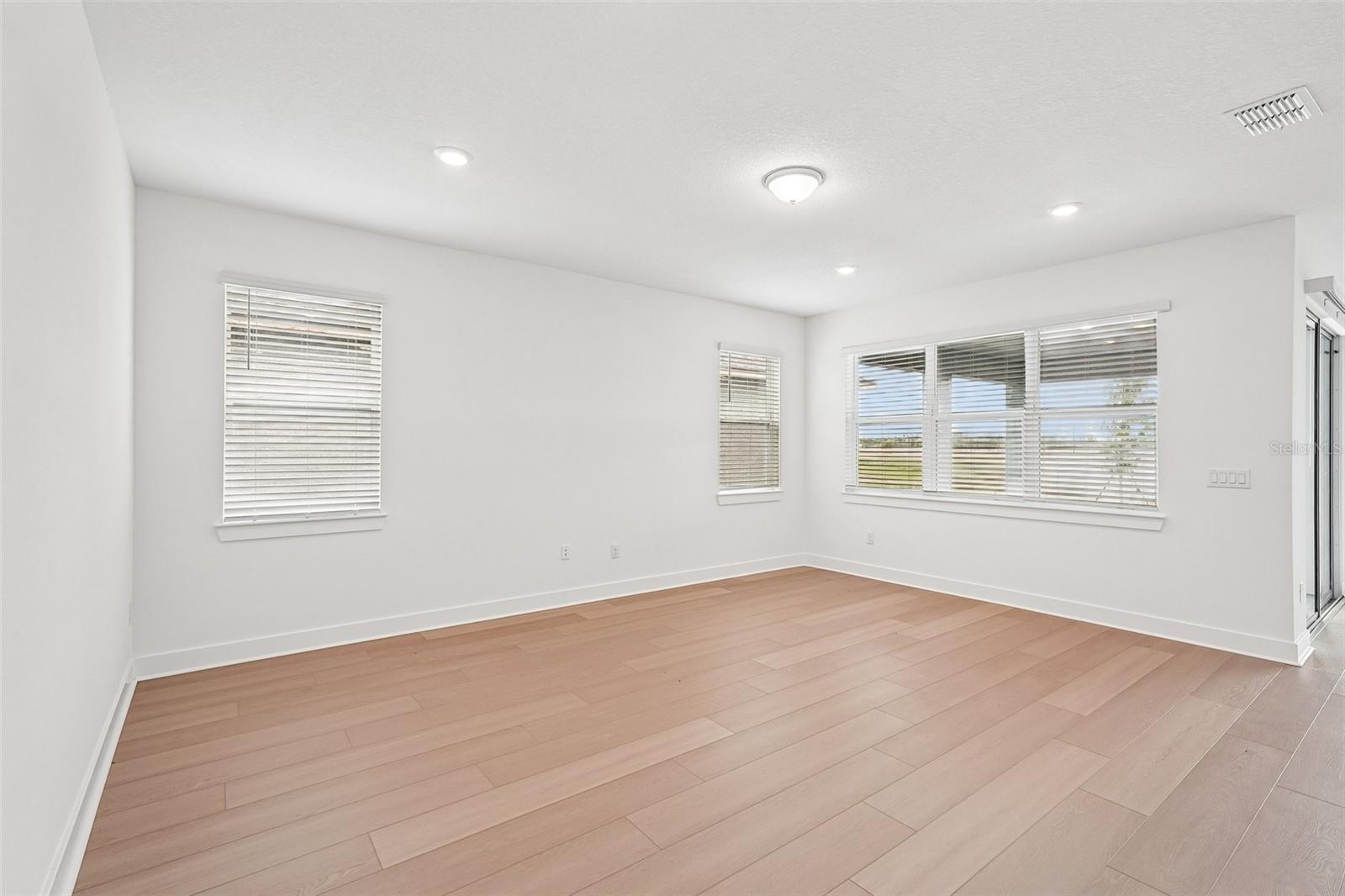9927 Johnson Oaks Gln Property Photo 5