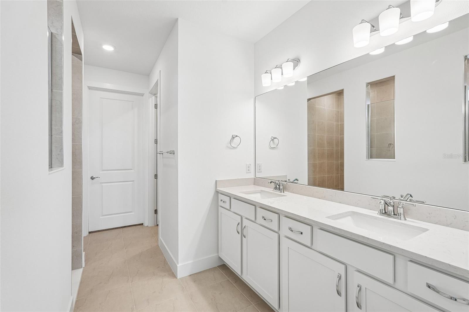 9927 Johnson Oaks Gln Property Photo 10