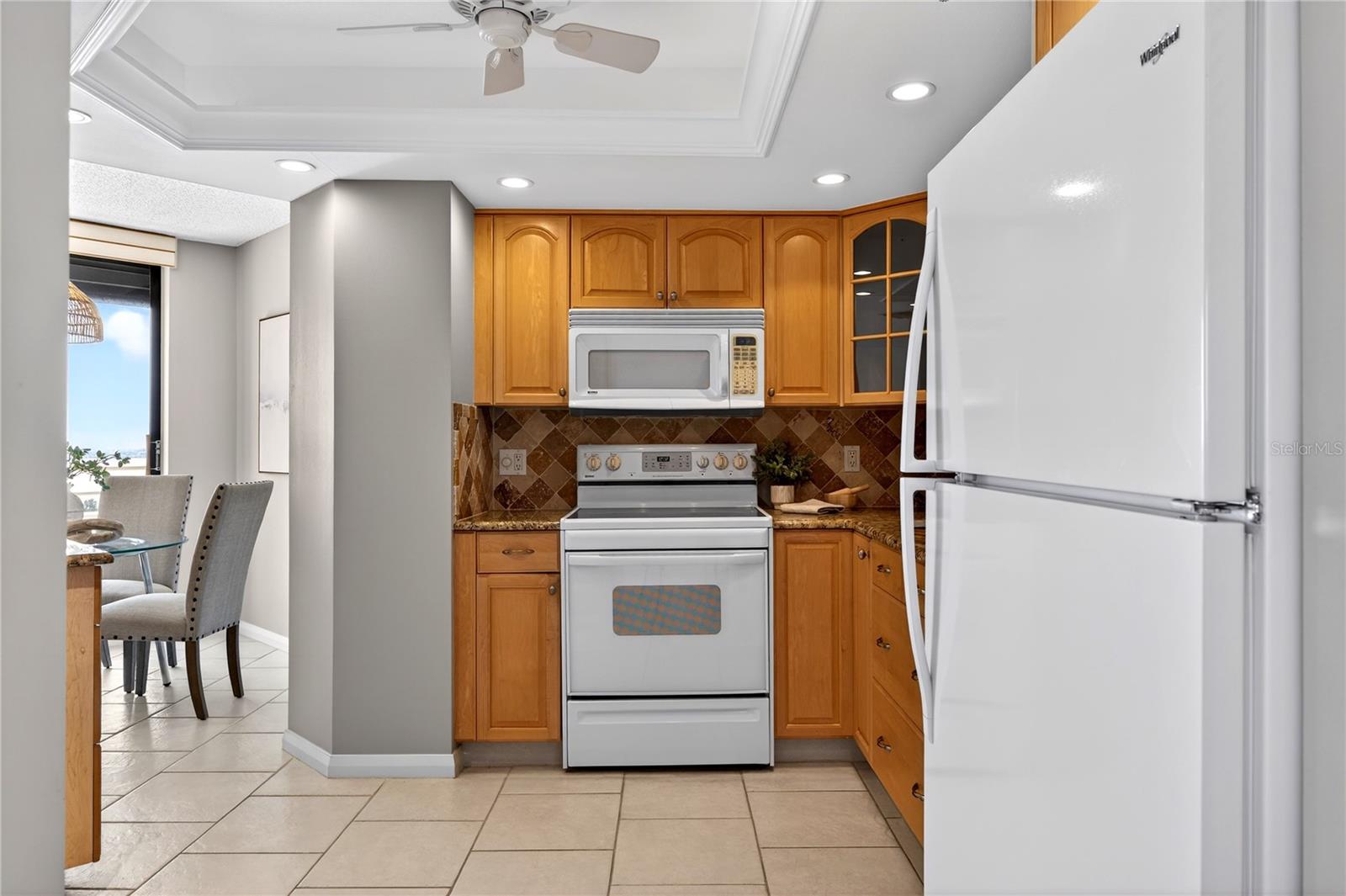 5950 Pelican Bay Plz S #2e Property Photo 16