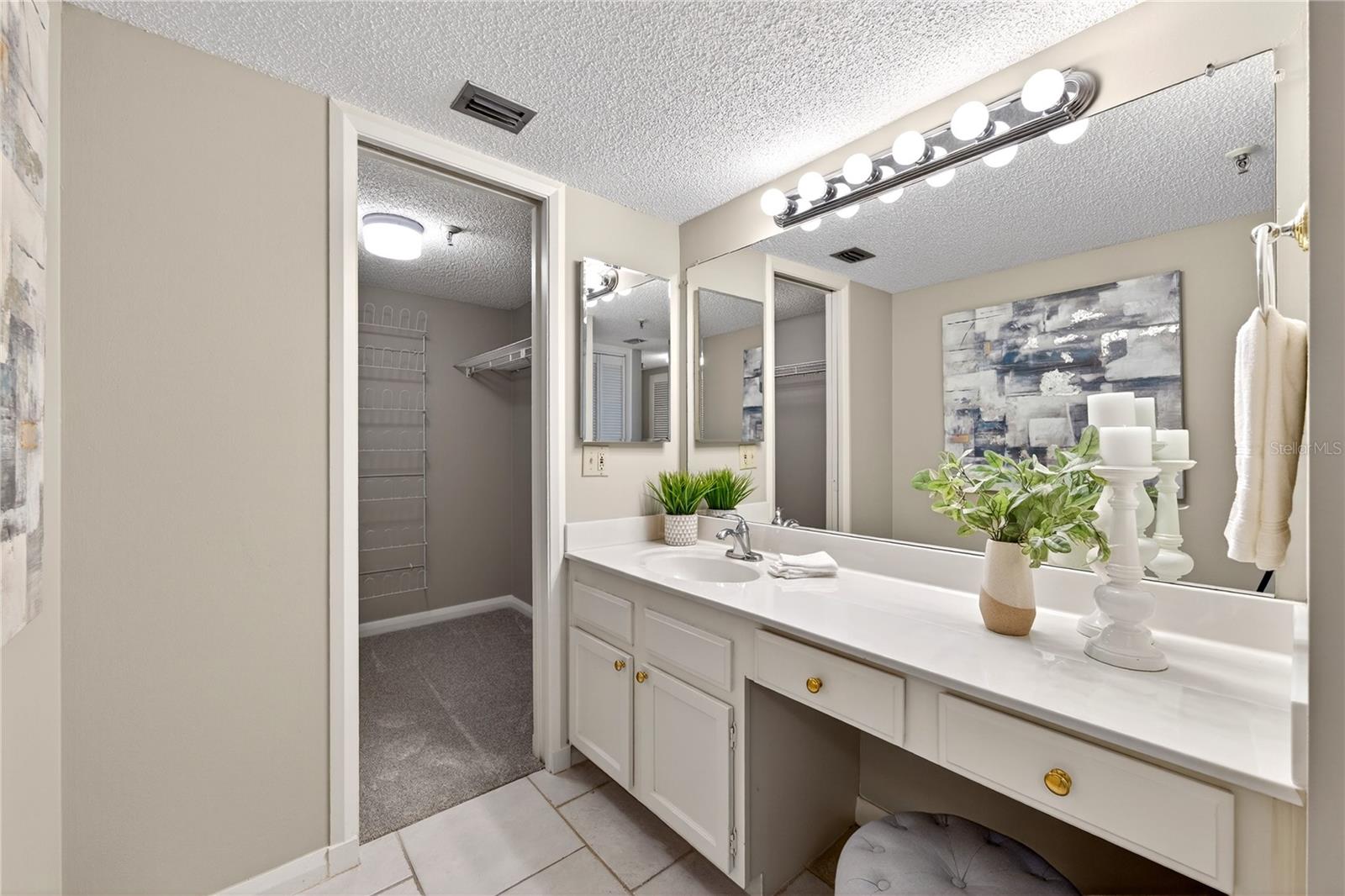 5950 Pelican Bay Plz S #2e Property Photo 35