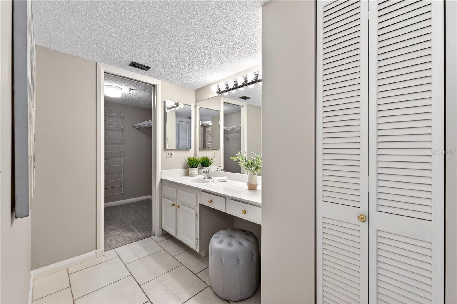 5950 Pelican Bay Plz S #2e Property Photo 36
