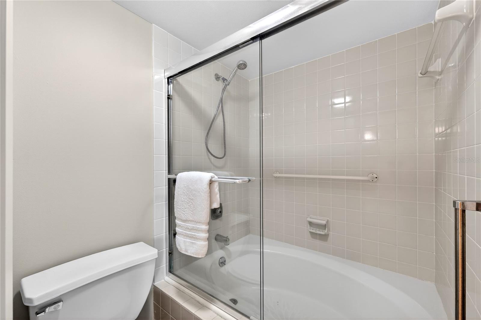 5950 Pelican Bay Plz S #2e Property Photo 37