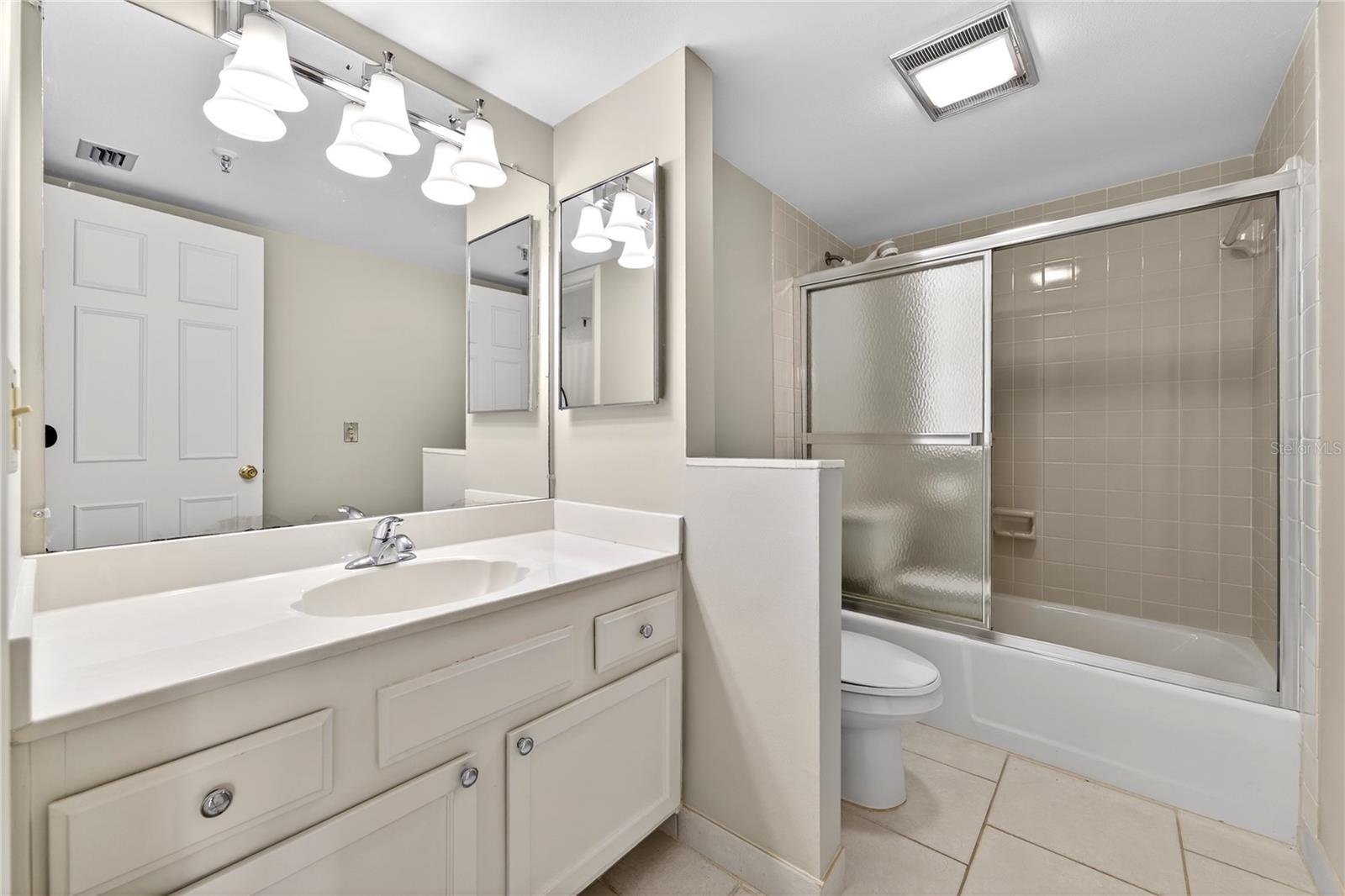 5950 Pelican Bay Plz S #2e Property Photo 39