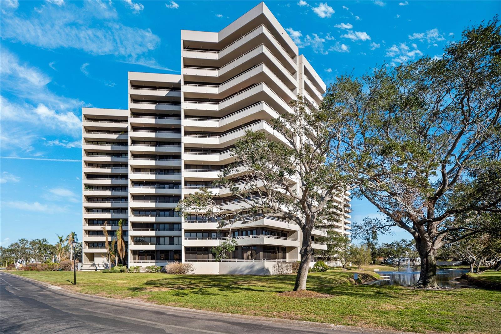 5950 Pelican Bay Plz S #2e Property Photo 47