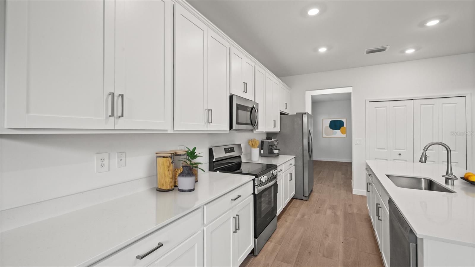3213 Pineberry Xing Property Photo 5