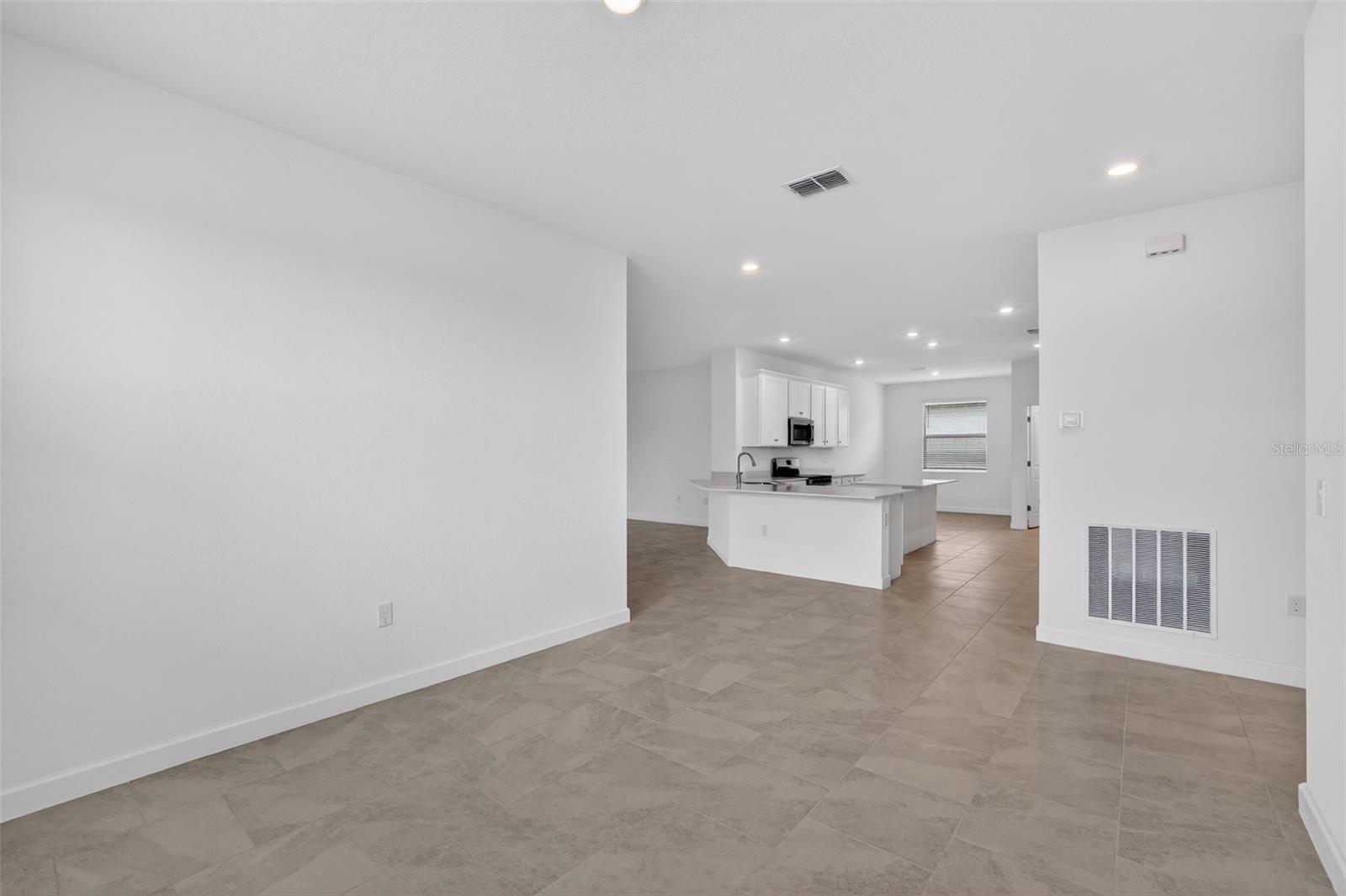 3205 Pineberry Xing Property Photo 2