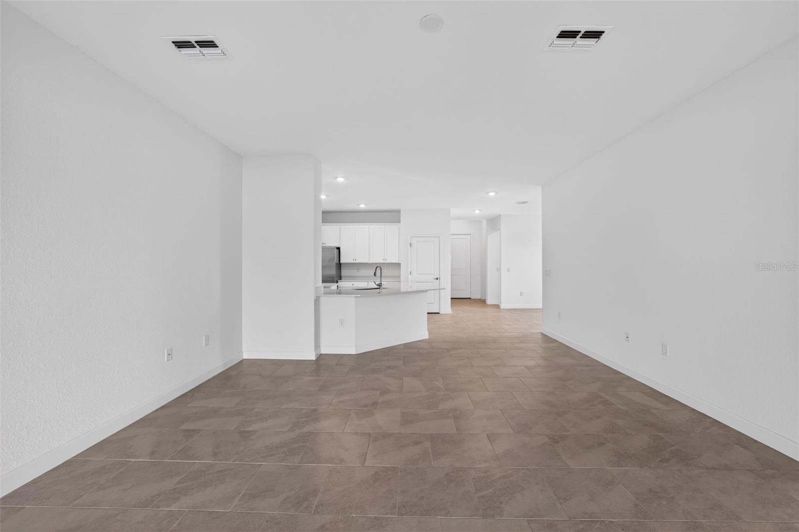 3205 Pineberry Xing Property Photo 3