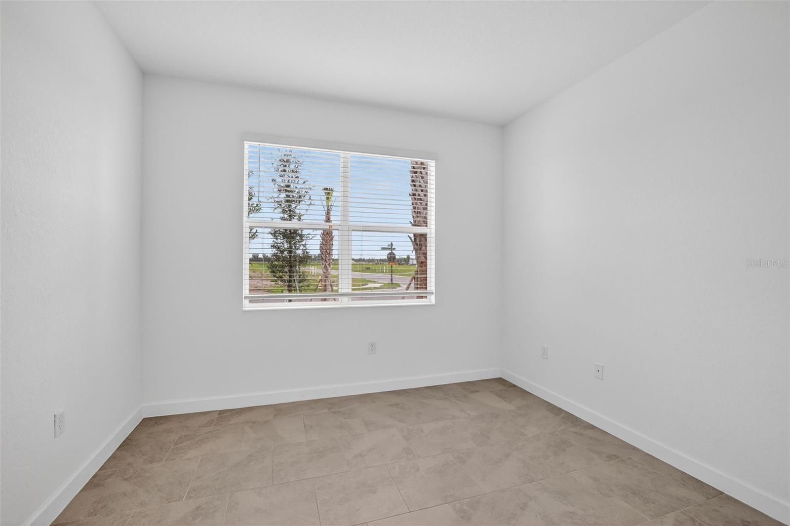 3205 Pineberry Xing Property Photo 6