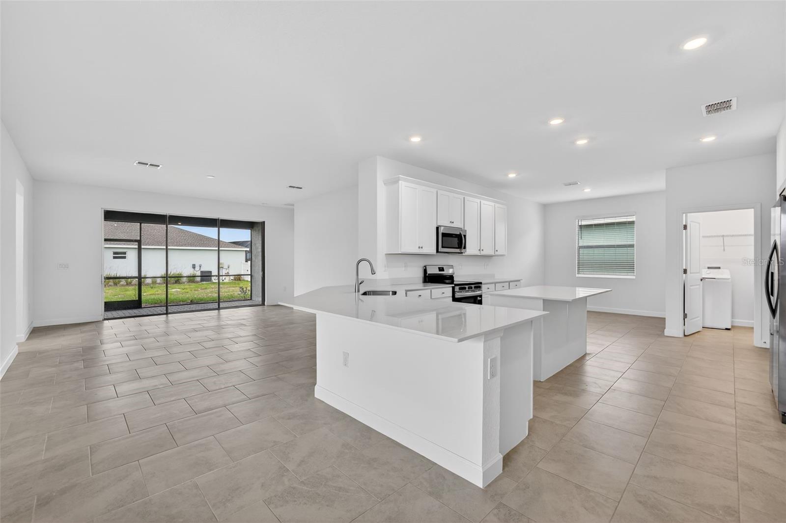 3205 Pineberry Xing Property Photo 10
