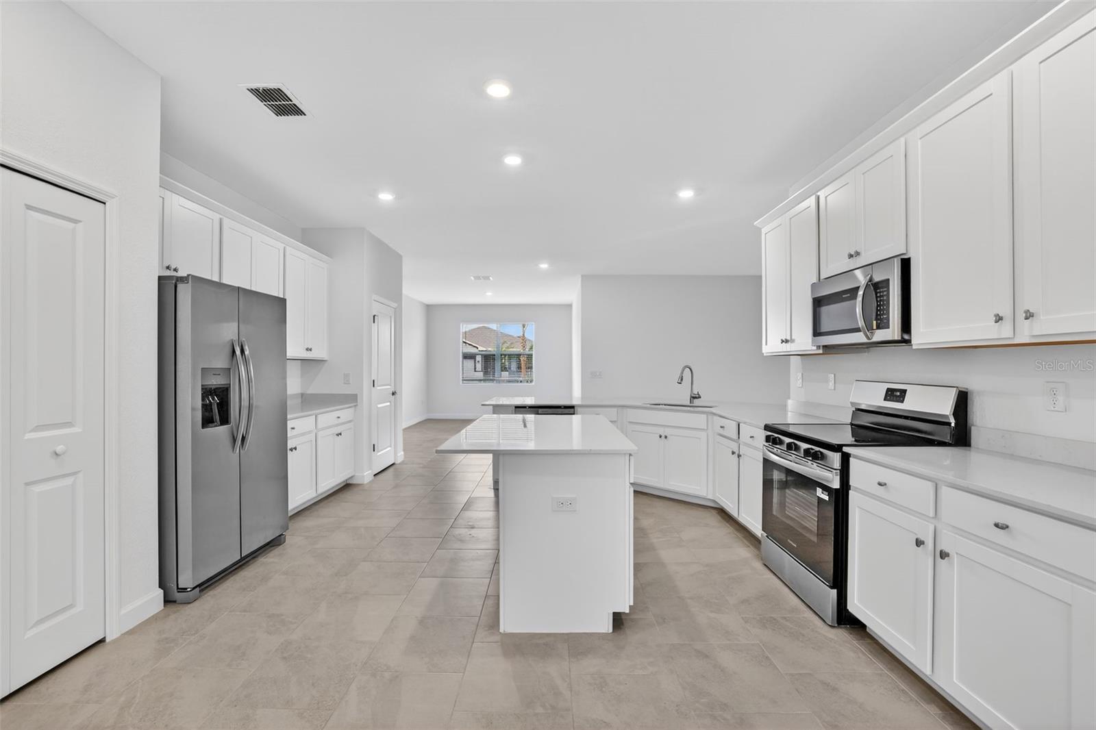3205 Pineberry Xing Property Photo 12