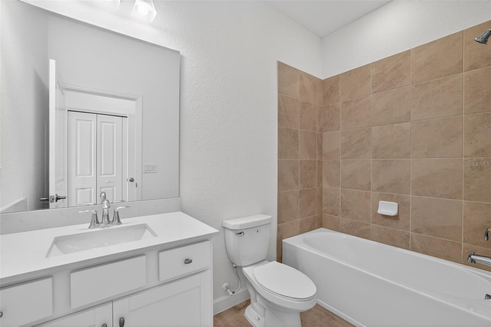 3205 Pineberry Xing Property Photo 19