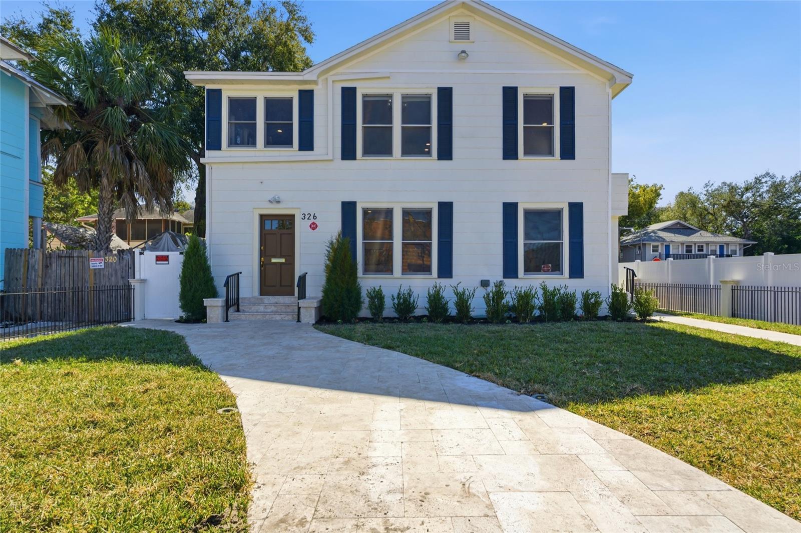 326 6TH AVE N