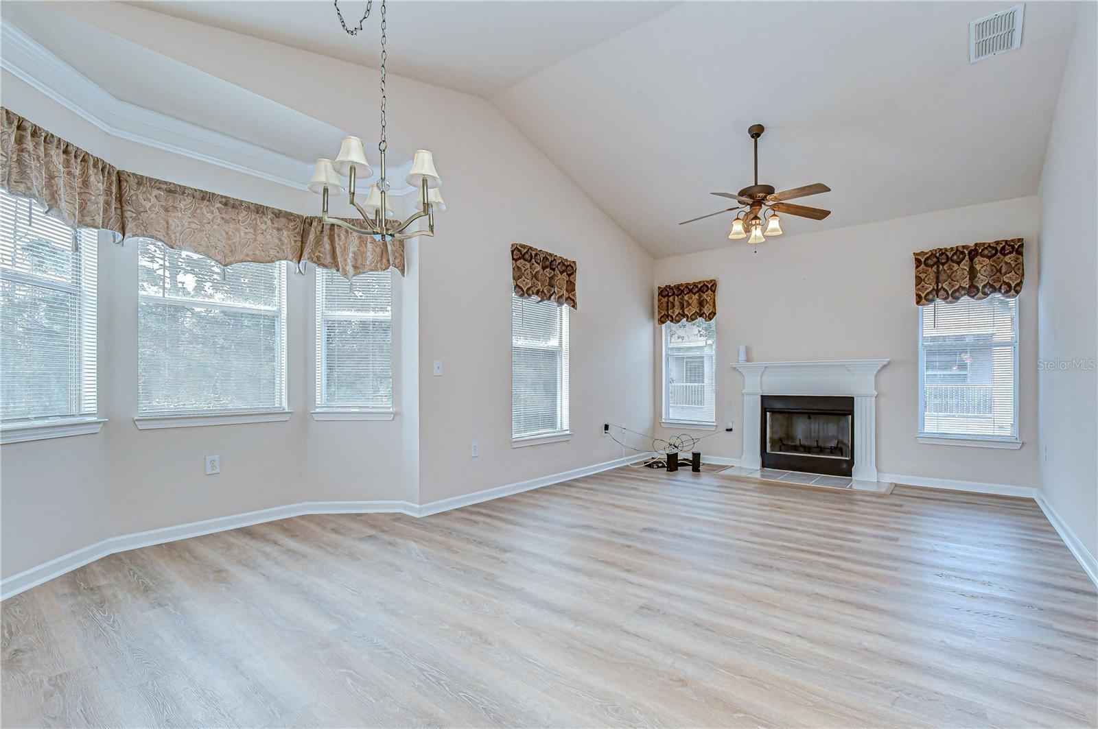 10409 Villa View Cir #10409 Property Photo 6