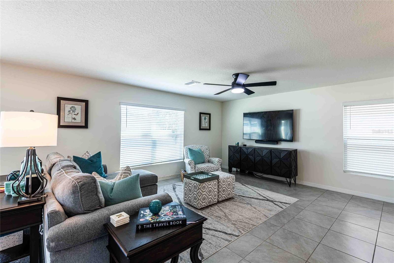 12172 Lily Magnolia Ln Property Photo 13