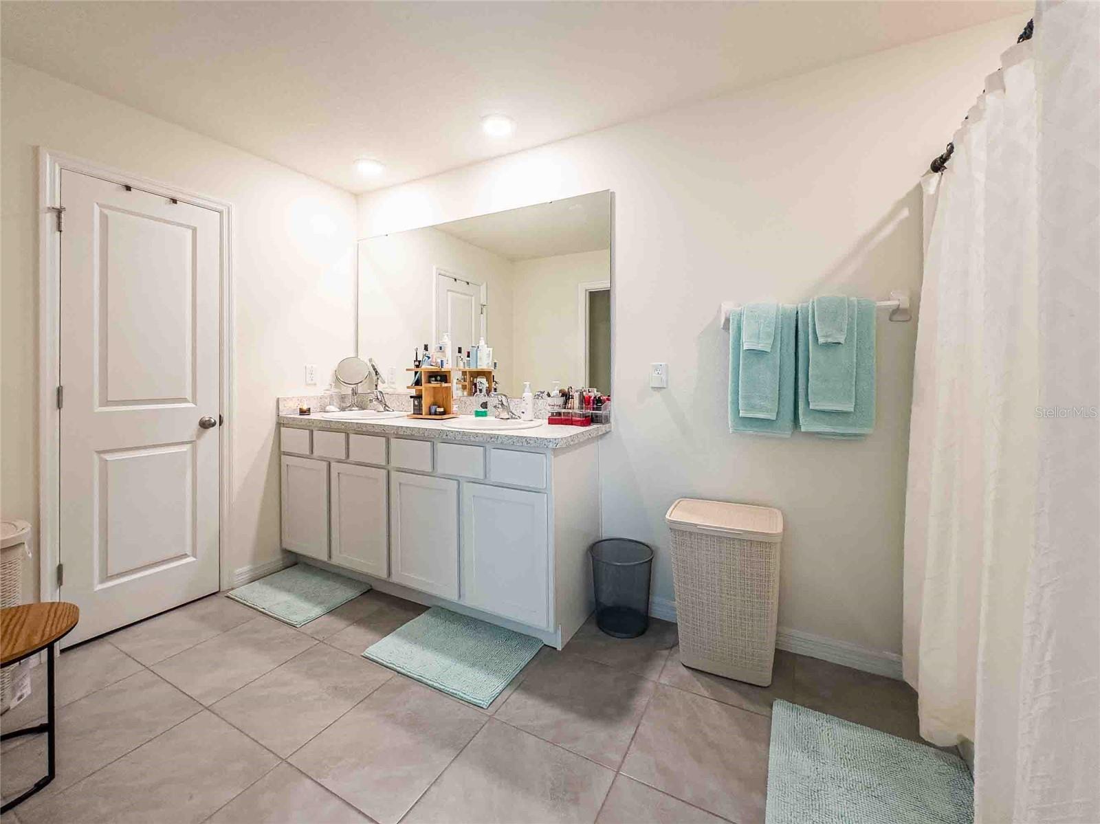12172 Lily Magnolia Ln Property Photo 18