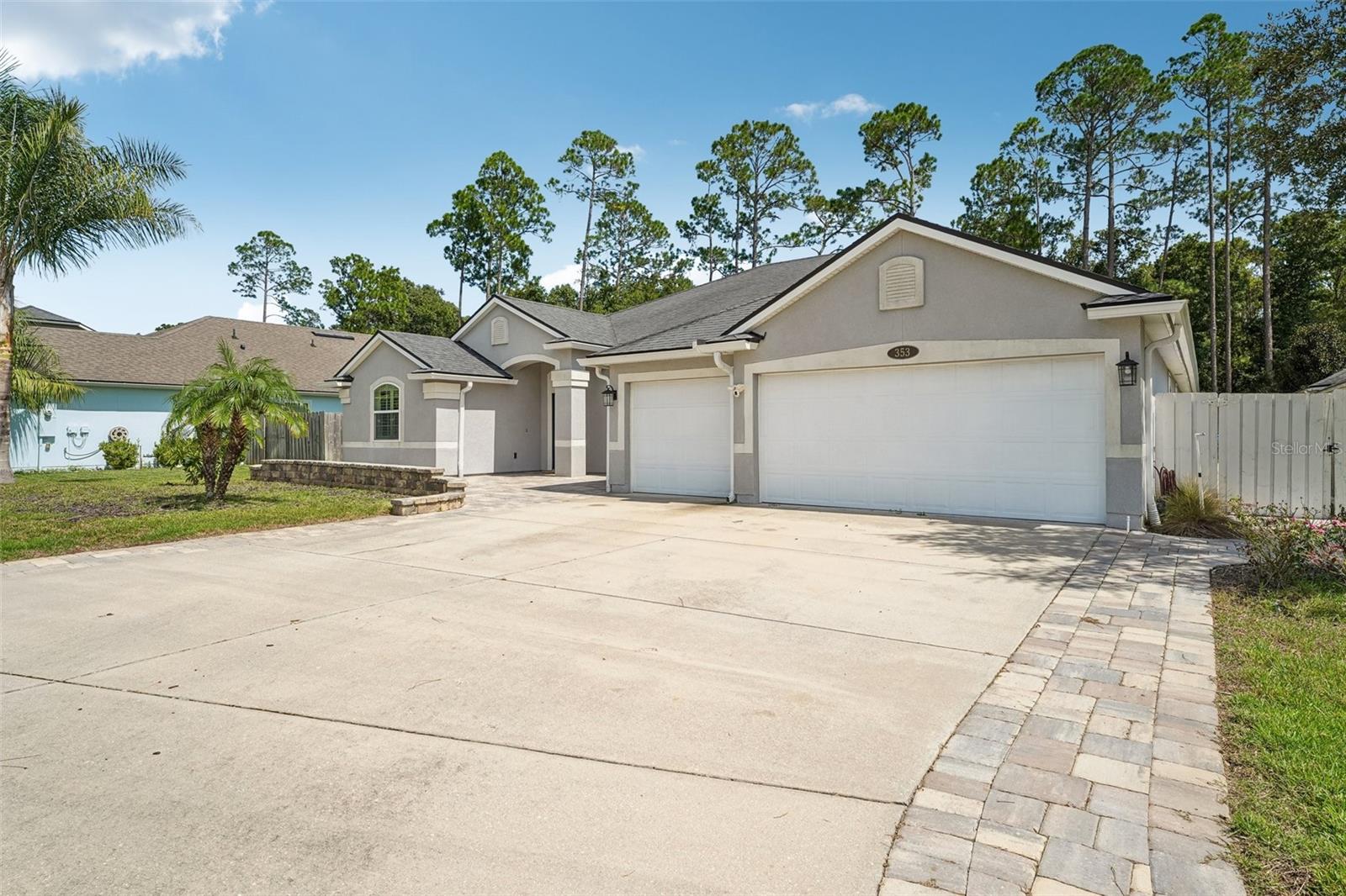 353 Crescent Key Dr Property Photo 2