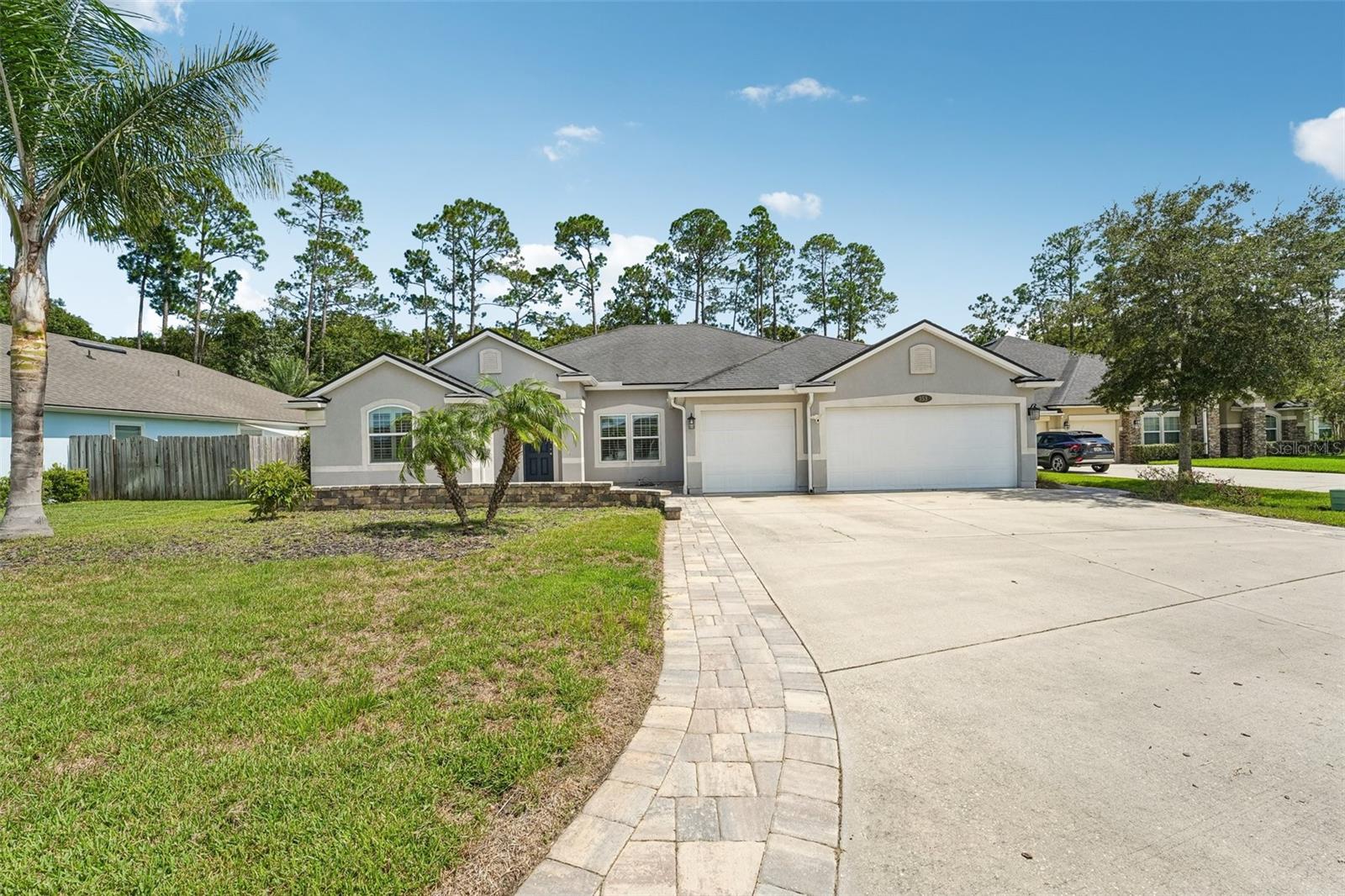 353 Crescent Key Dr Property Photo 3