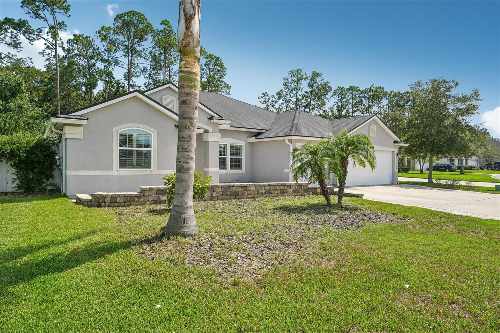 353 Crescent Key Dr Property Photo 4
