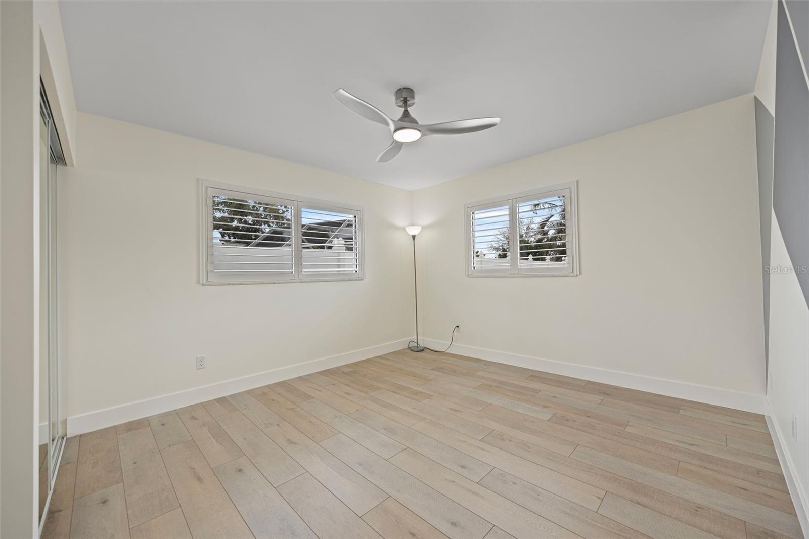 5921 Denver St Ne Property Photo 24