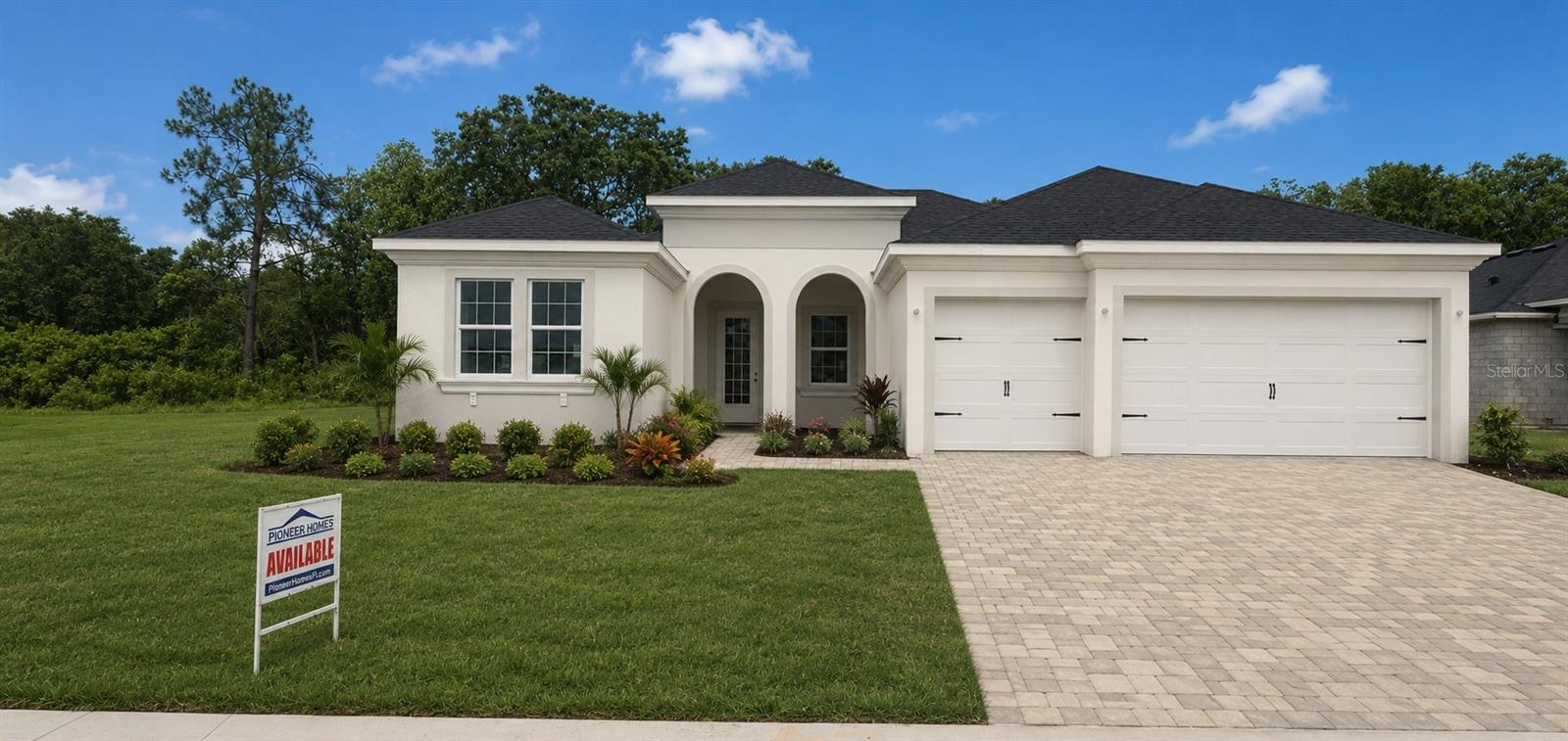 704 Estates Blvd Property Photo 1