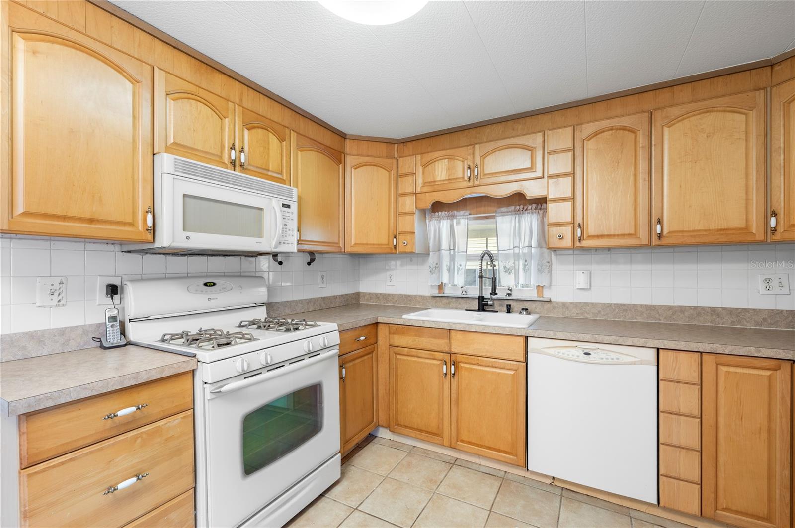 204 51st Ave E Property Photo 9
