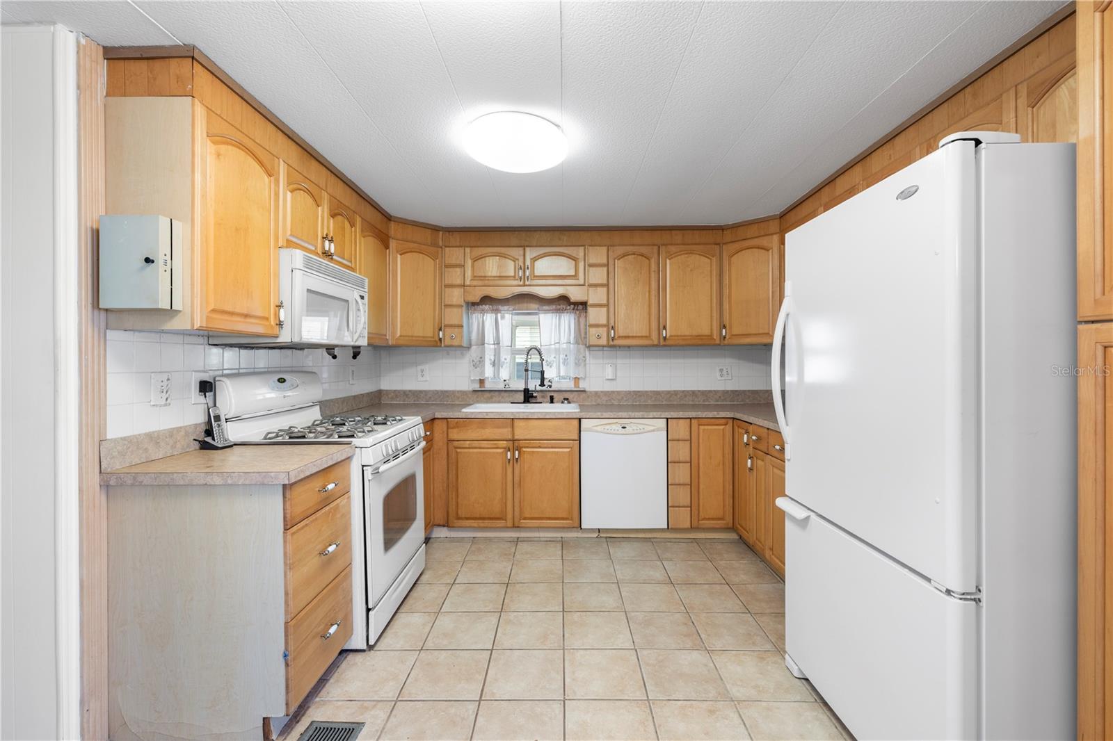 204 51st Ave E Property Photo 10