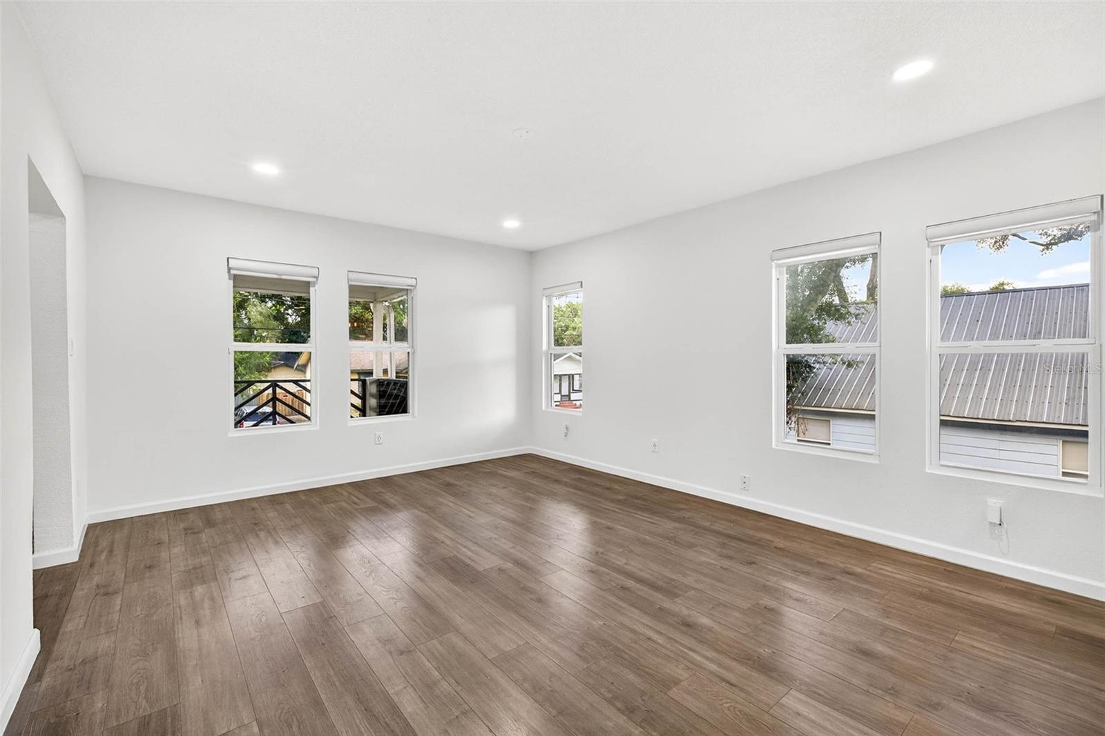 809 E Baker St #a Property Photo 8