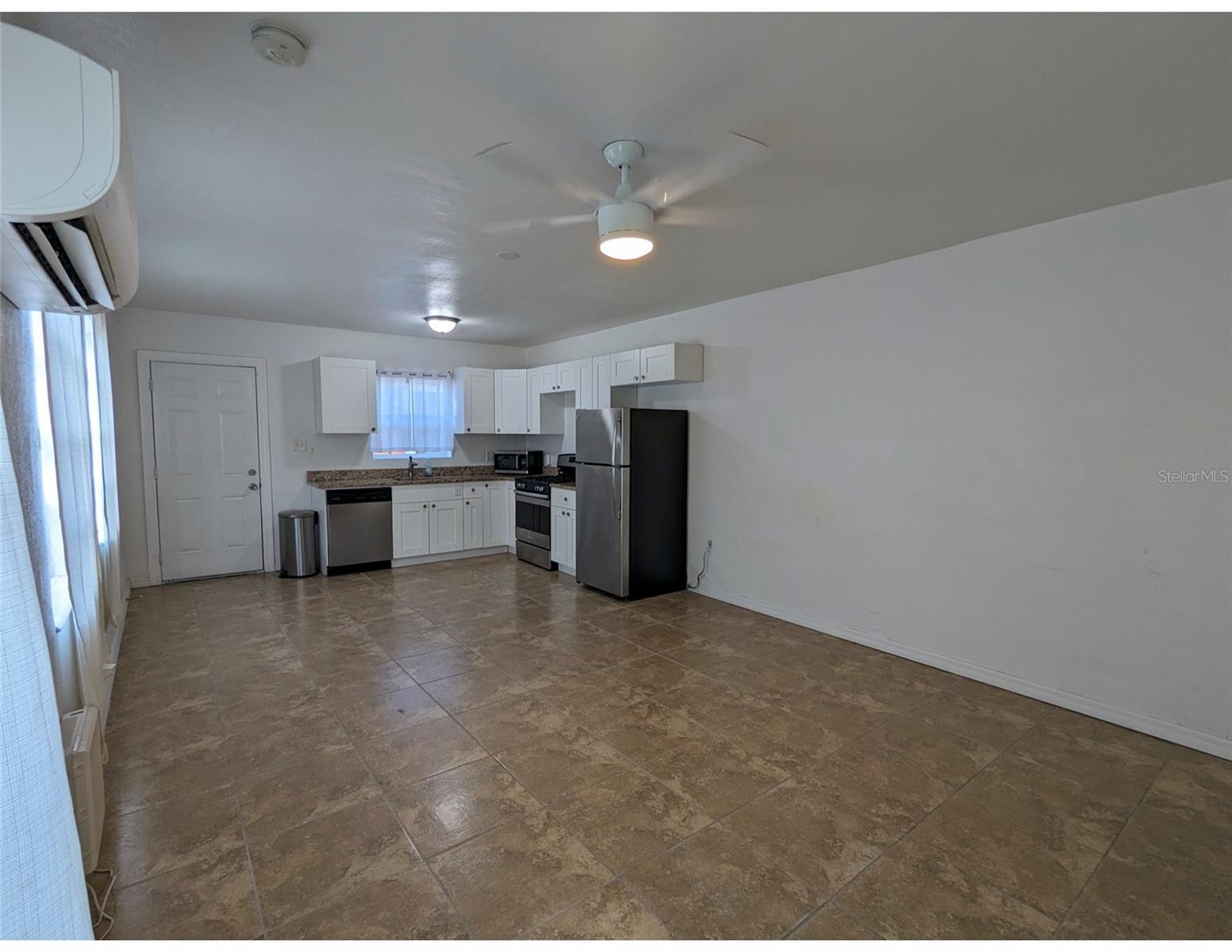 411 S Albany Ave #3 Property Photo 3