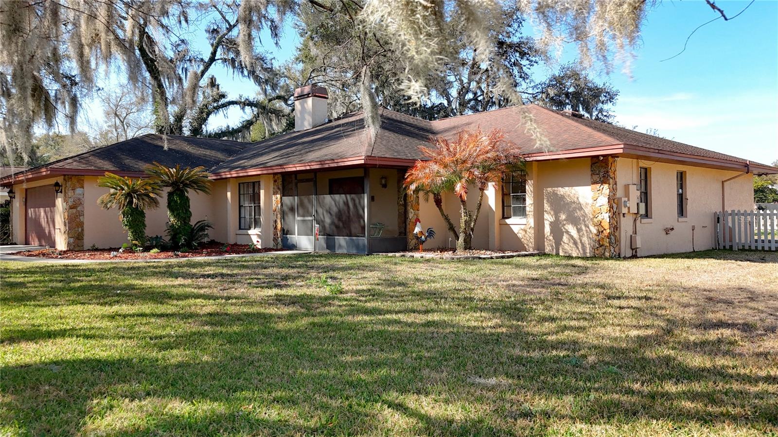 452 Summit Chase Dr Property Photo 2