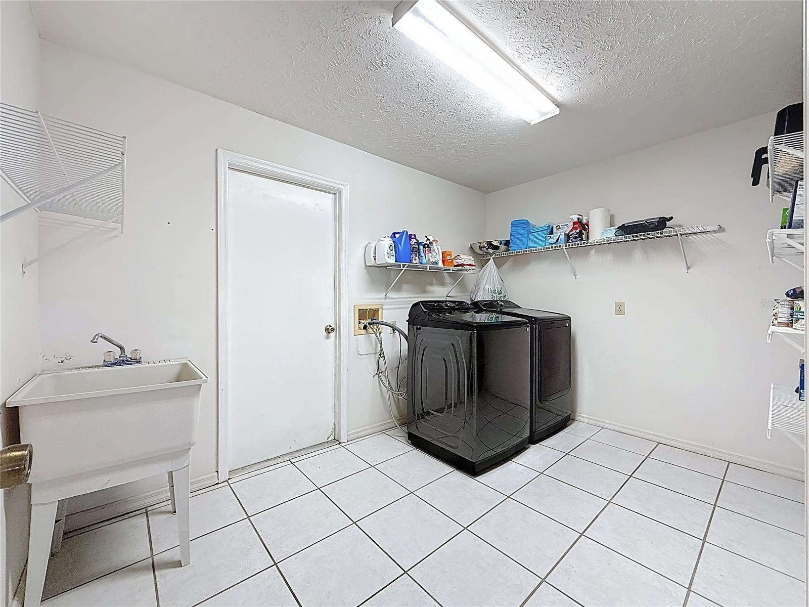 452 Summit Chase Dr Property Photo 15