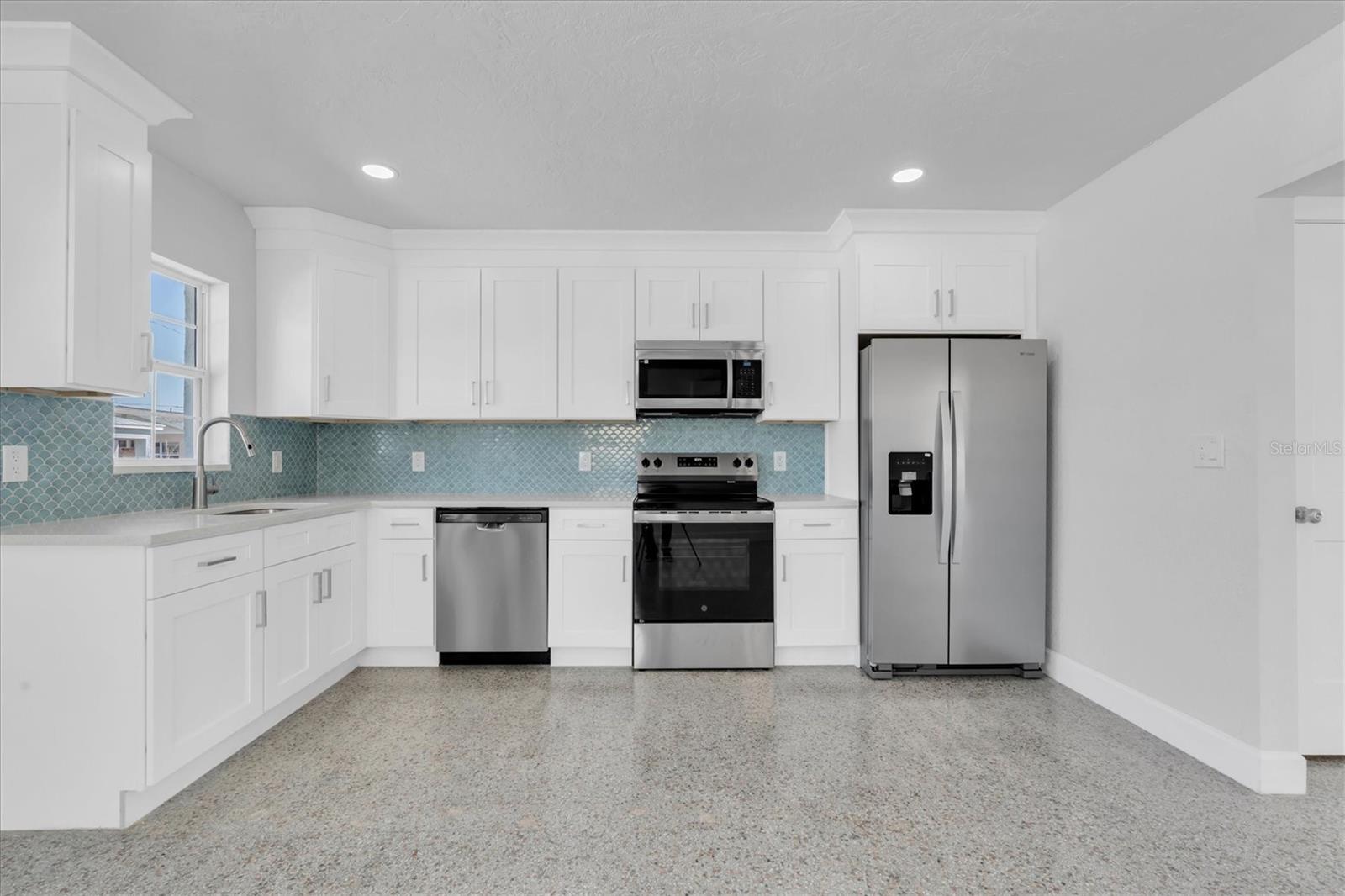 119 147th Ave E Property Photo 8