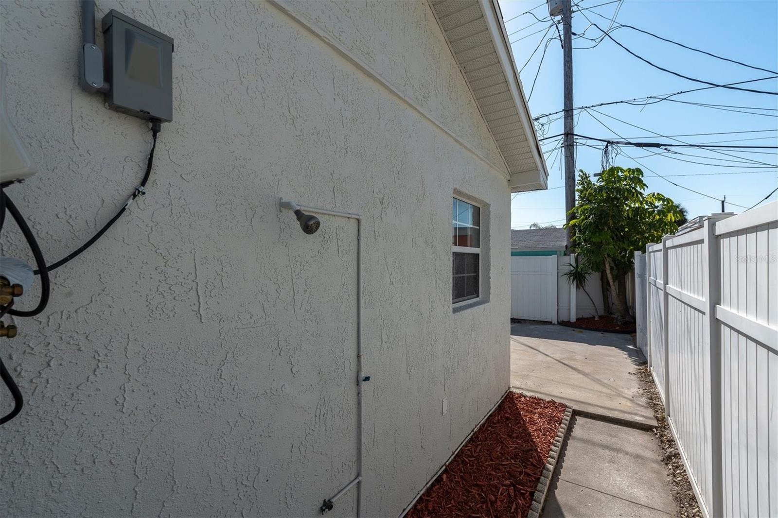 119 147th Ave E Property Photo 45