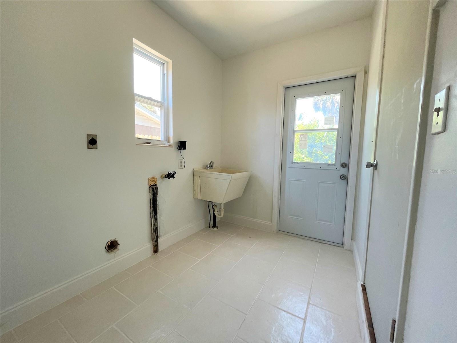 9 Jeff Rd Property Photo 10
