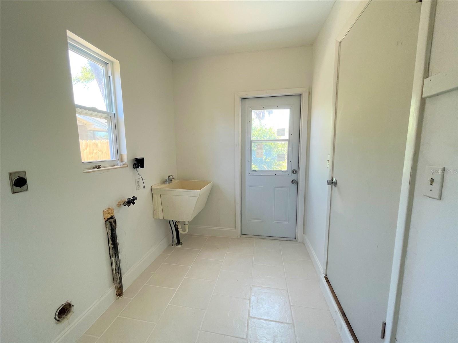9 Jeff Rd Property Photo 11