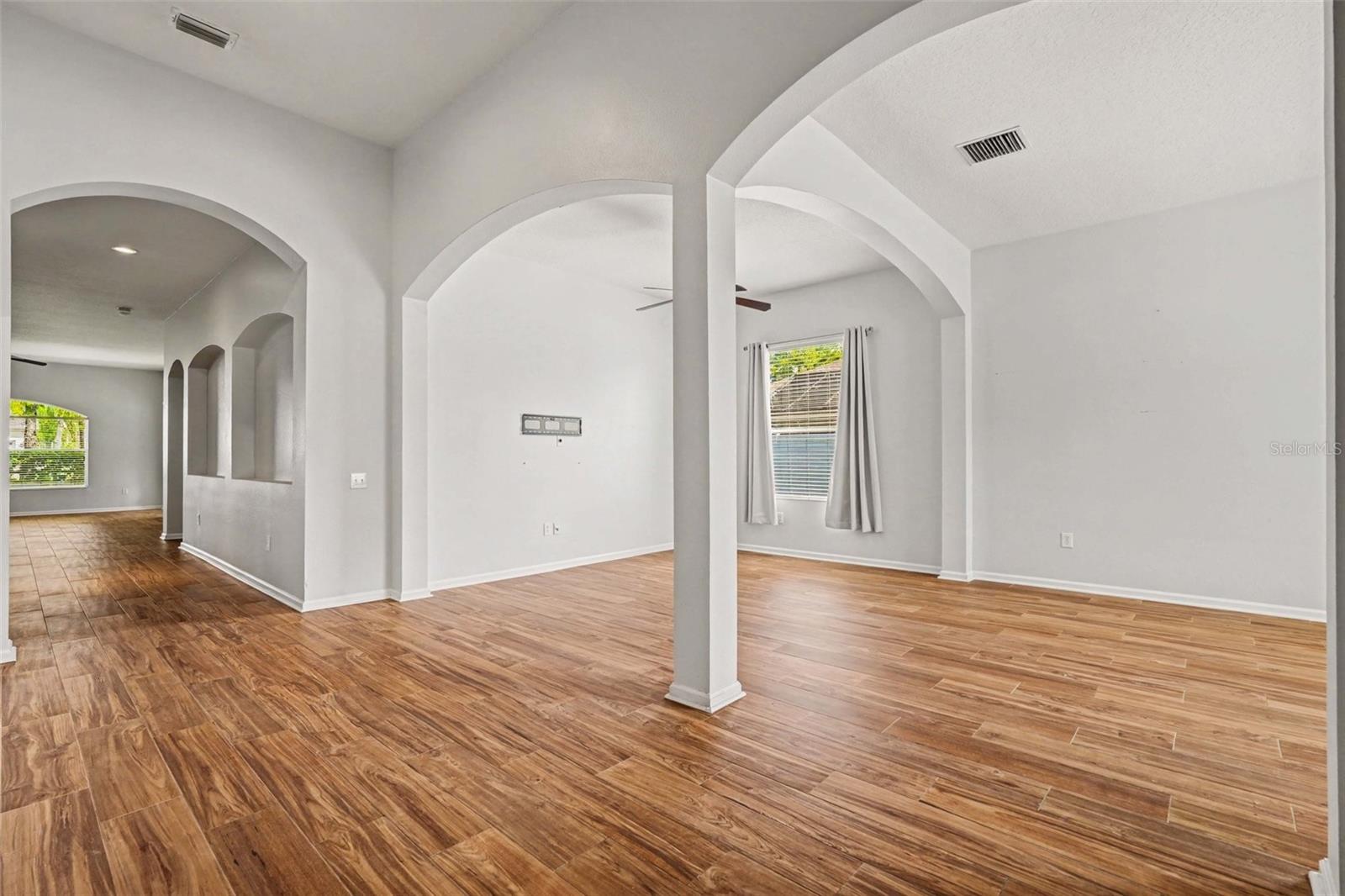 20835 Riverforest Dr Property Photo 5