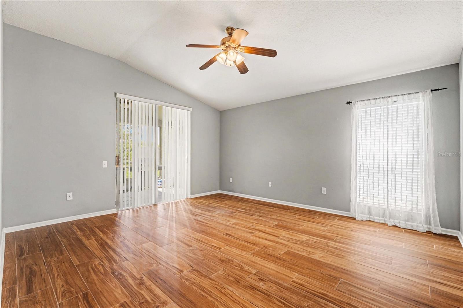 20835 Riverforest Dr Property Photo 23
