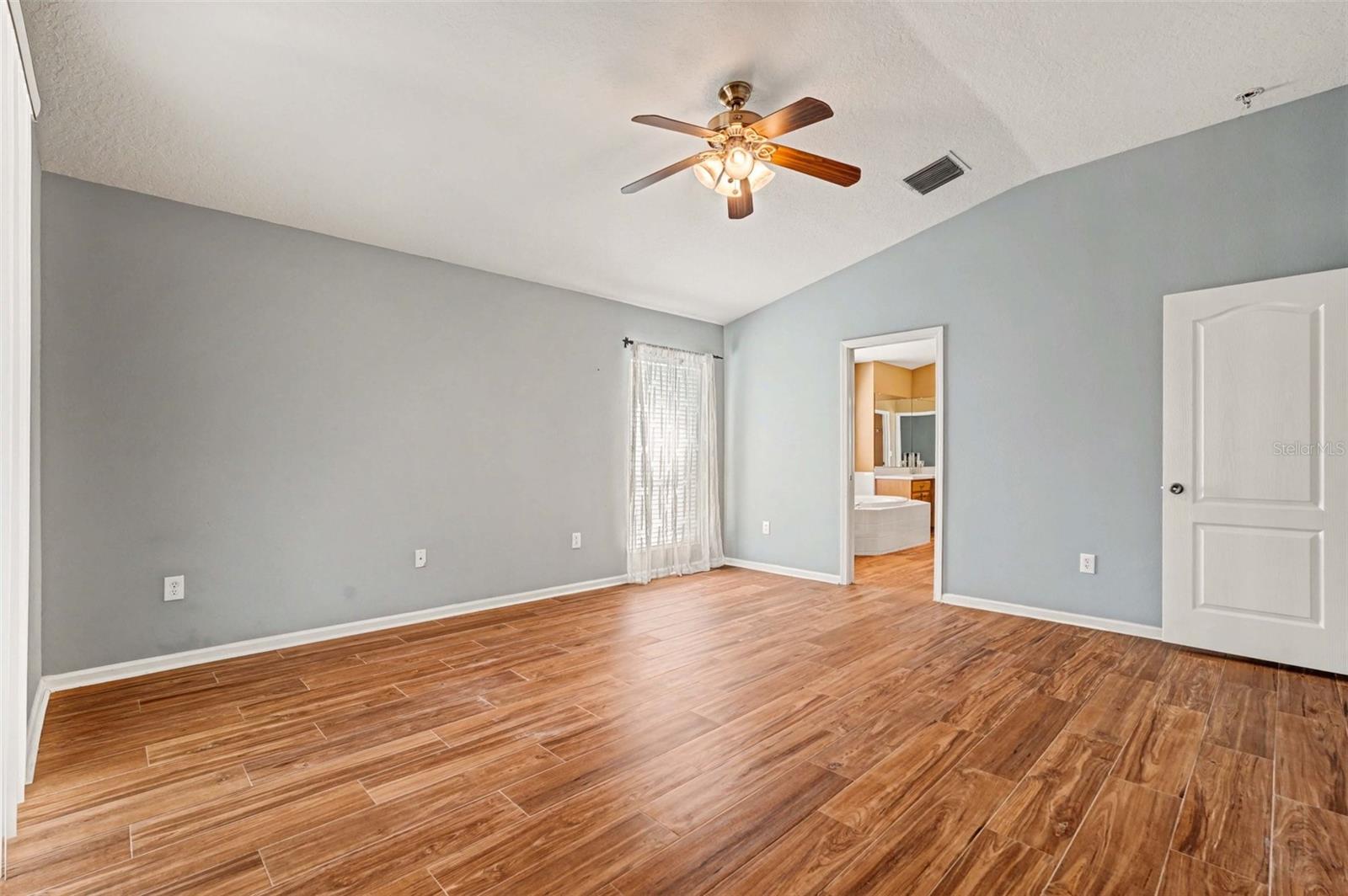 20835 Riverforest Dr Property Photo 26