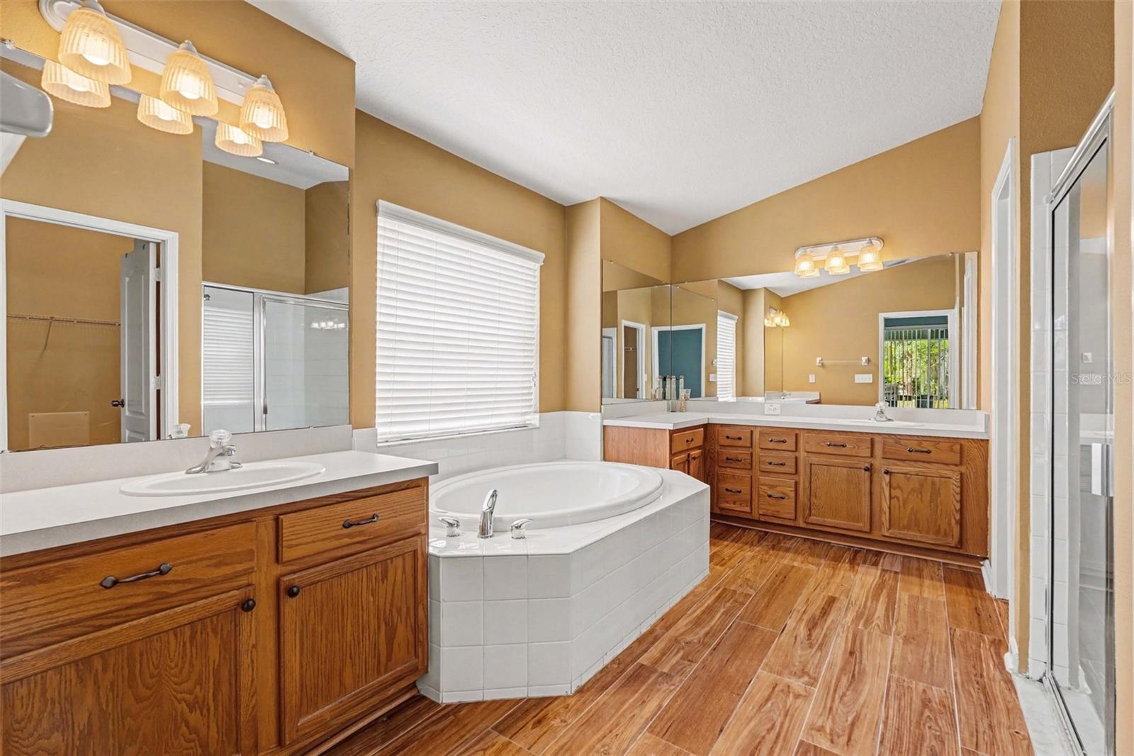 20835 Riverforest Dr Property Photo 27