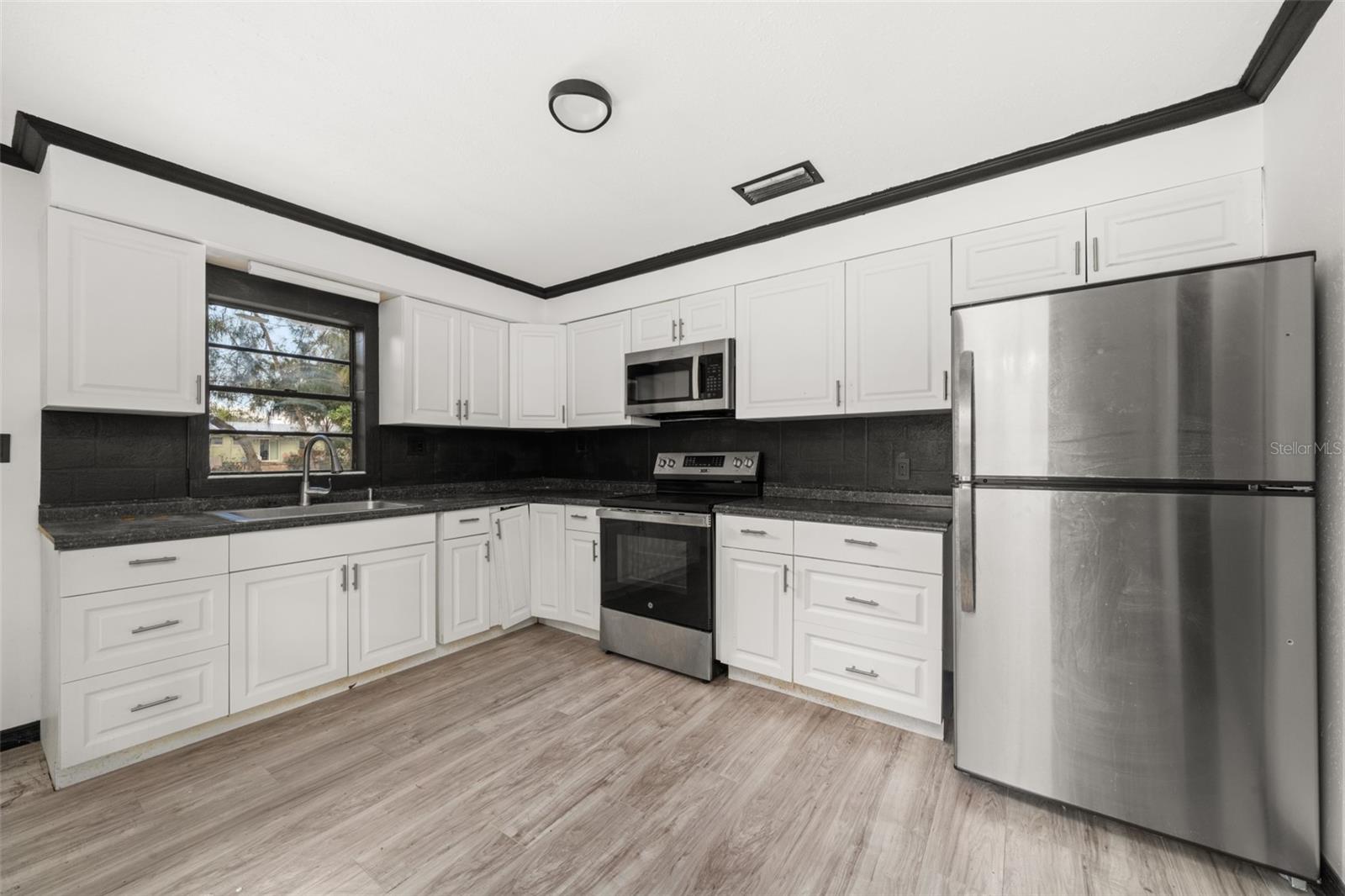 1628 Wightman Ave Property Photo 13