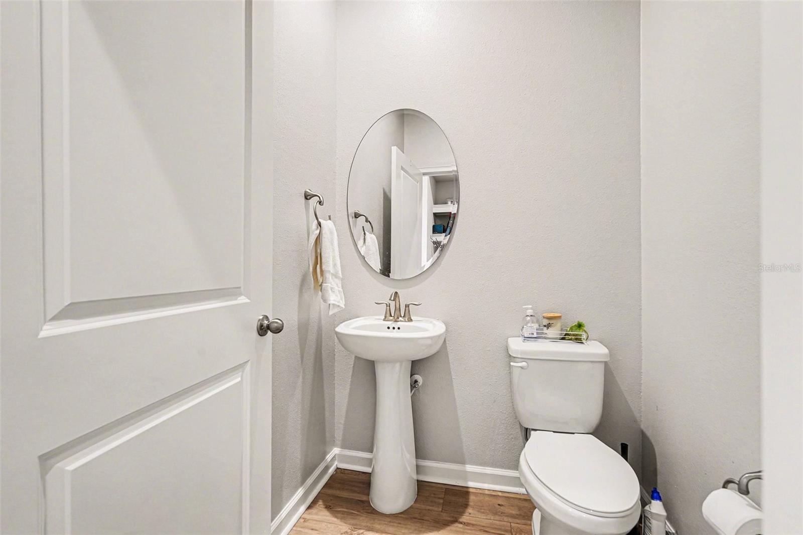 2361 Summerlit St Property Photo 12