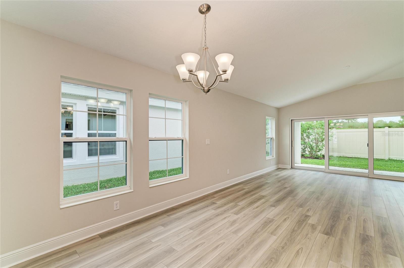 12362 Oak Hill Way Property Photo 18