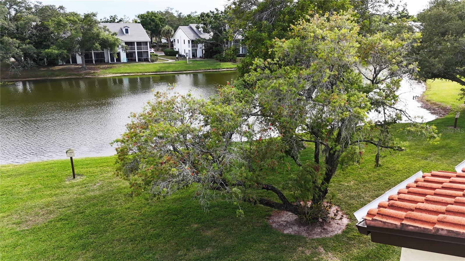 5654 Gardens Dr Property Photo 4