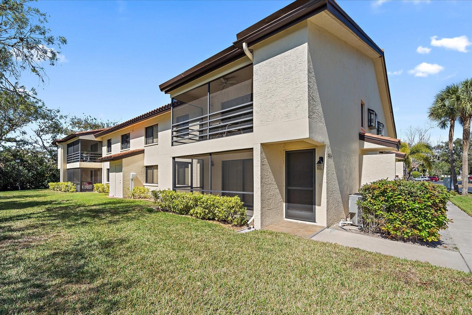 5654 Gardens Dr Property Photo 6