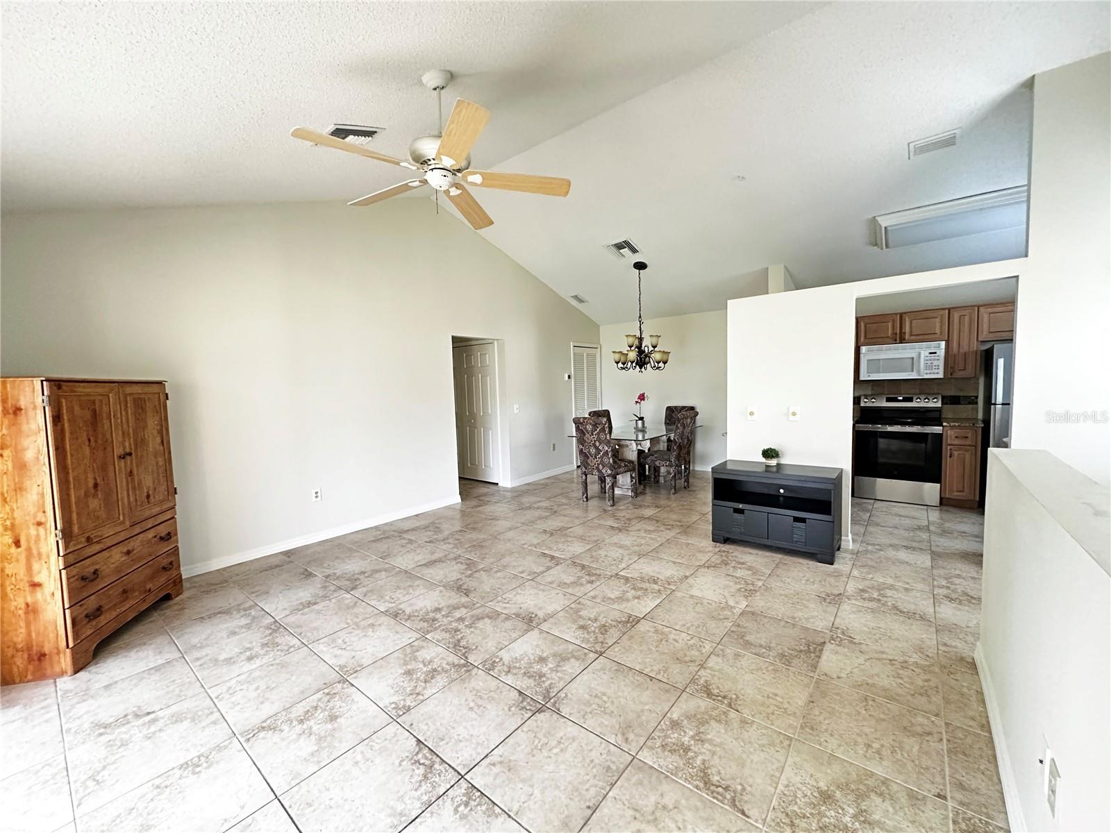 5654 Gardens Dr Property Photo 13