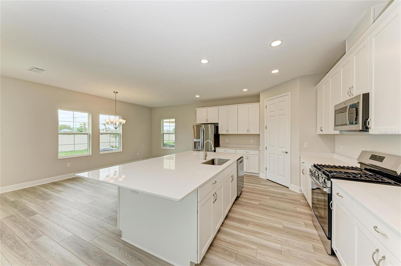 8509 Dove Bog Ter Property Photo 12