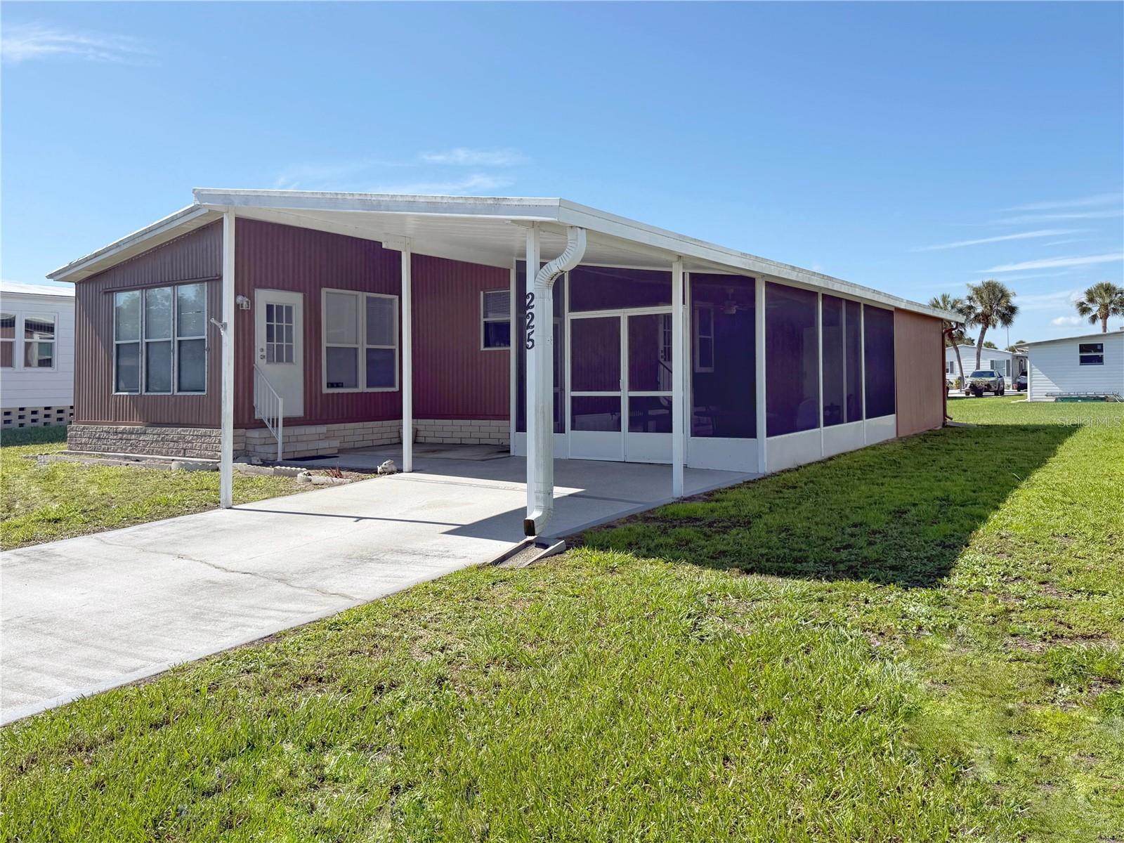 225 N Saint Thomas Cir Property Photo 1