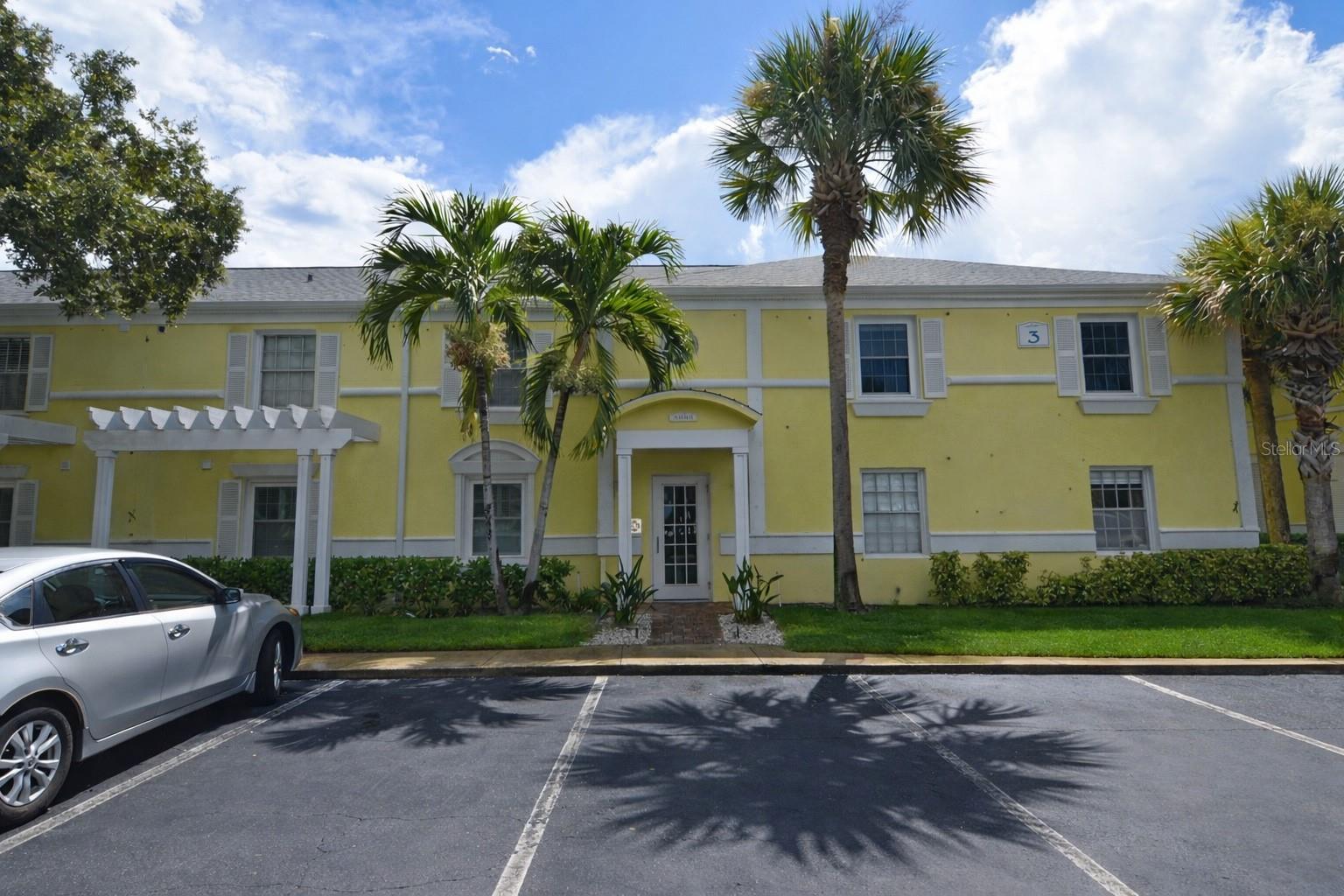 5048 Beach Dr Se #f Property Photo 2