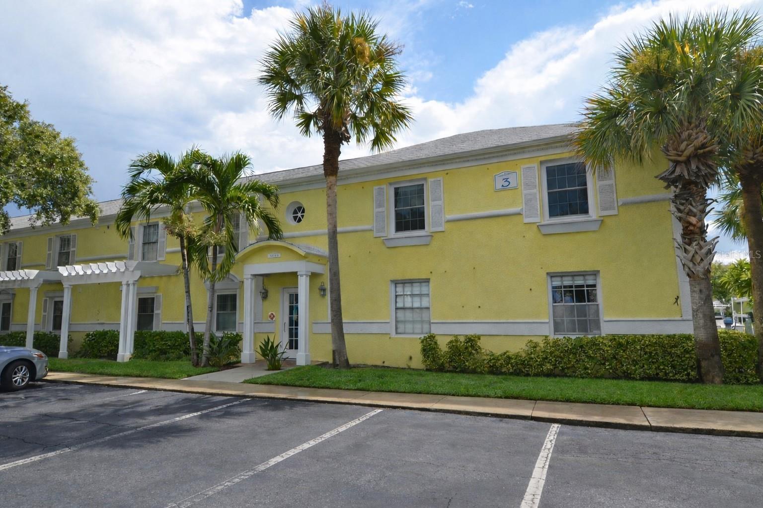 5048 Beach Dr Se #f Property Photo 3