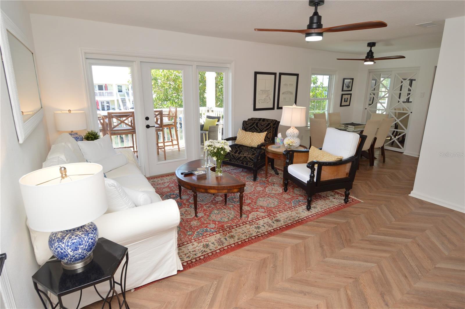 5048 Beach Dr Se #f Property Photo 5
