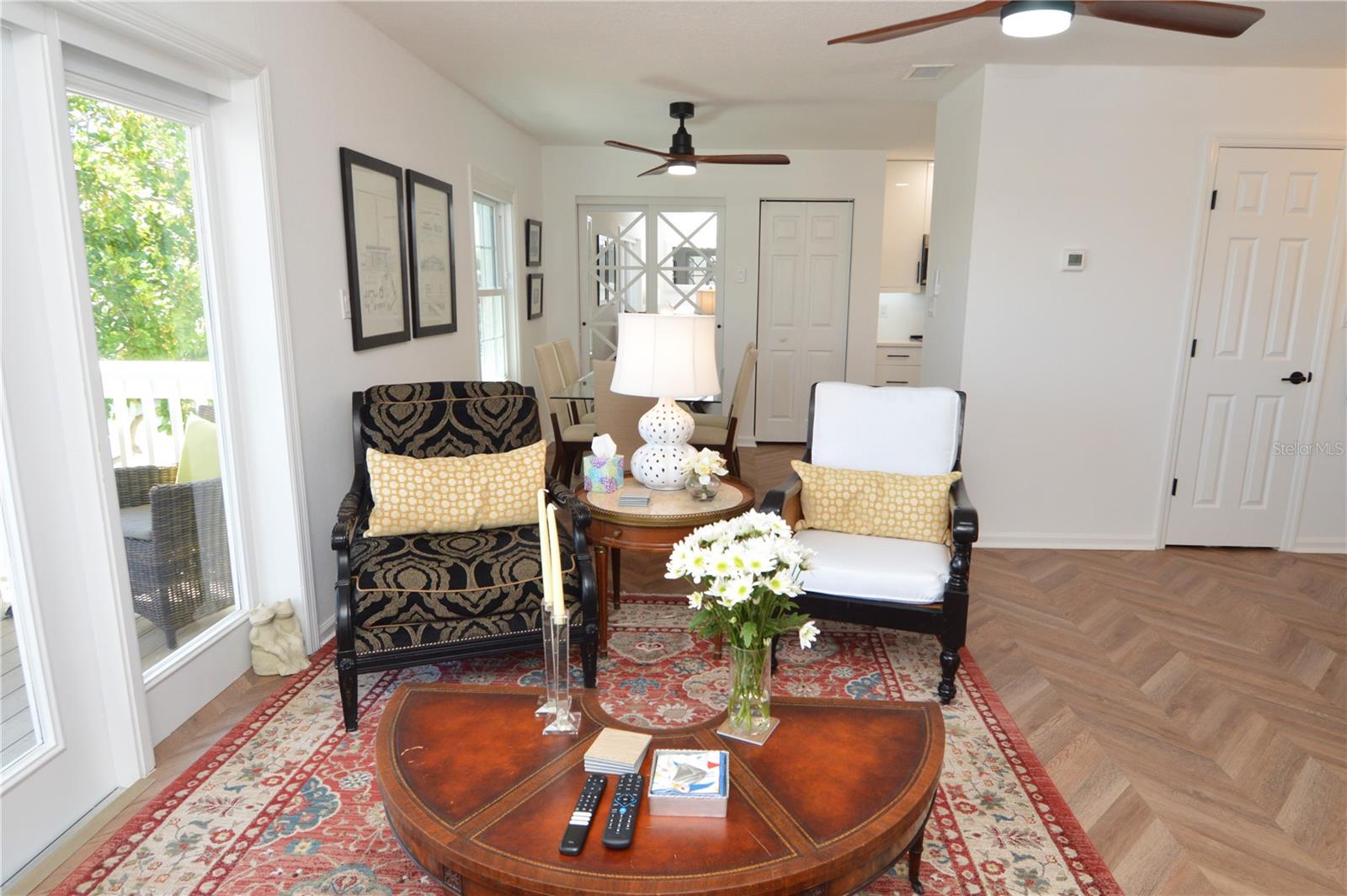 5048 Beach Dr Se #f Property Photo 6